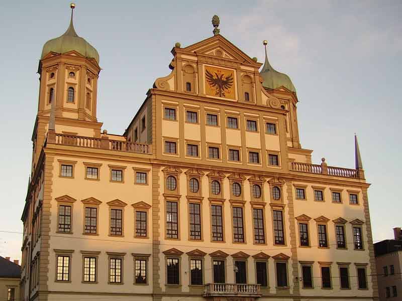 Teamoutfits-Textildruck-Augsburg-Rathaus