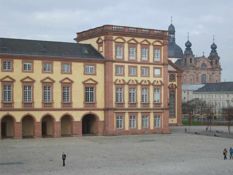 Teamoutfits-Textildruck-Mannheim-Schloss